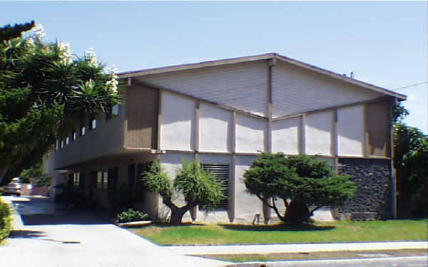 318 N Chandler Ave in Monterey Park, CA - Building Photo