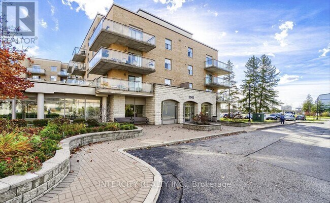 2502 Rutherford Rd in Vaughan, ON - Building Photo - Building Photo