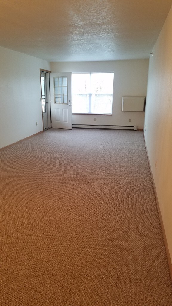 Silver Creek Village 55+ Senior Apartments Glendale, WI Apartments