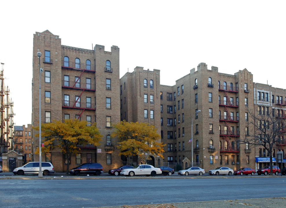 The Chestnut in Bronx, NY - Foto de edificio