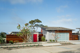 5038 Windsor Dr in San Diego, CA - Building Photo - Building Photo