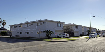 116-132 Harps St SW in San Fernando, CA - Building Photo - Building Photo