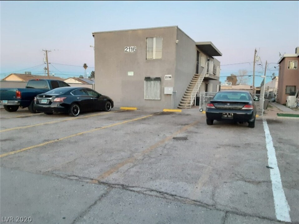 2116 Carroll St, Unit C in North Las Vegas, NV - Foto de edificio