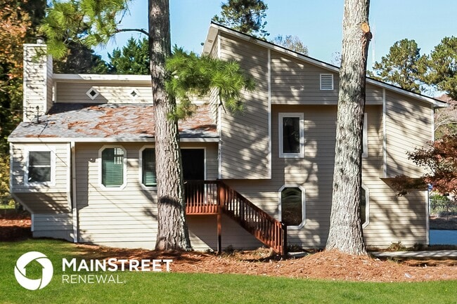 541 Canterbury Ln