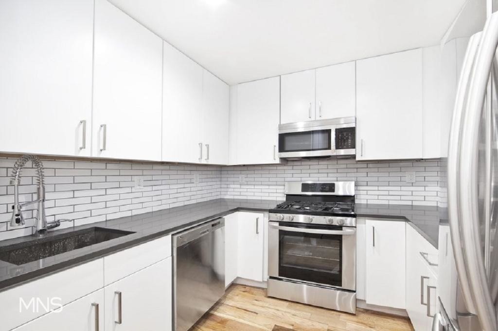 1381 Myrtle Ave in Brooklyn, NY - Building Photo