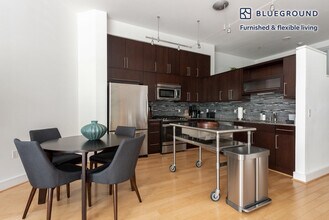 8210 Crestwood Heights Dr in Tysons, VA - Building Photo - Building Photo