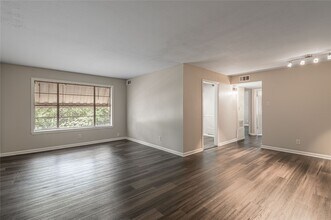 818 University Ave in Huntsville, TX - Building Photo - Building Photo