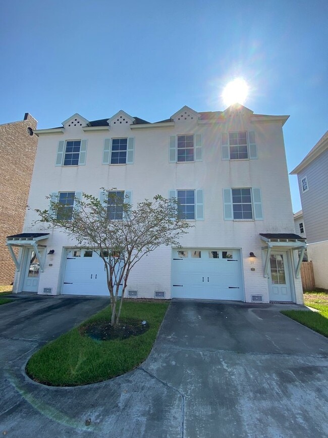 155 Dr. Michael Debakey Drive in Lake Charles, LA - Building Photo - Building Photo