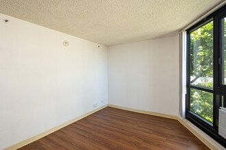 134 Kapahulu Ave in Honolulu, HI - Building Photo - Building Photo