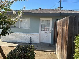 114 Garnsey Ave in Bakersfield, CA - Building Photo