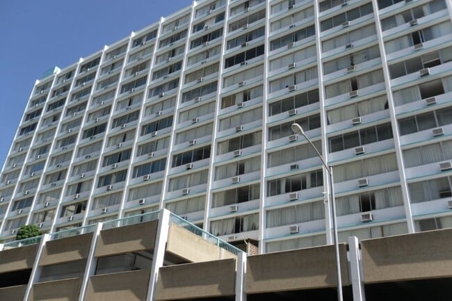 1560 Kanunu St, Unit 618