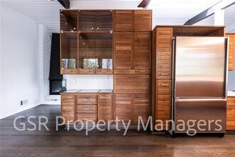 2026 N Akin Dr NE in Atlanta, GA - Building Photo - Building Photo