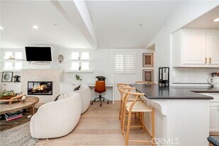 433 Marine Ave in Manhattan Beach, CA - Building Photo