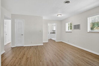 3031 NE 7th Ave in Pompano Beach, FL - Building Photo - Building Photo