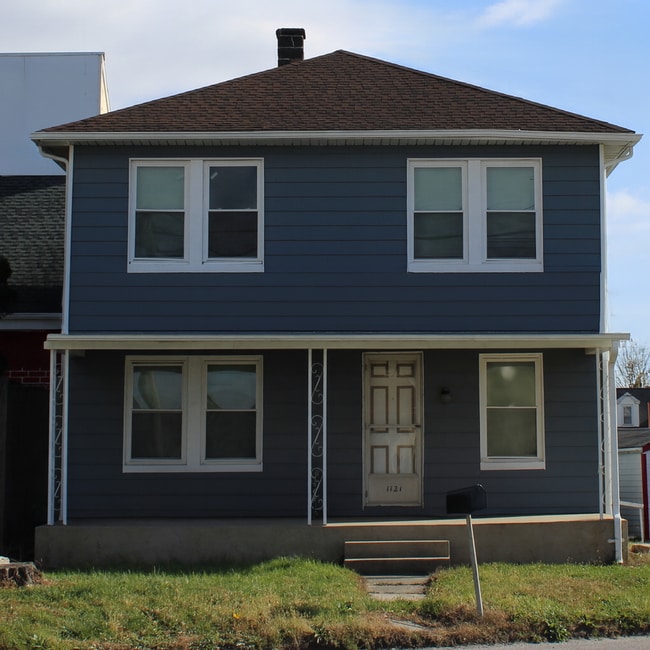 property at 1121 Roosevelt Ave