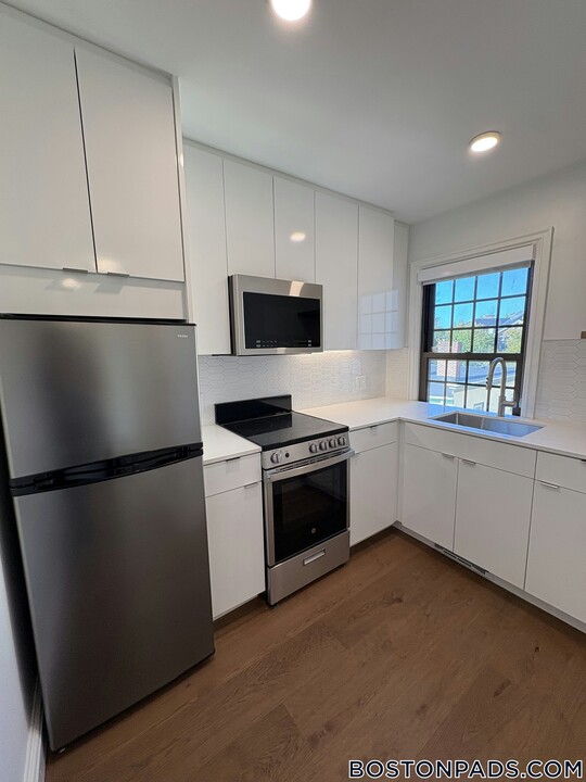 1200 Massachusetts Ave in Cambridge, MA - Building Photo