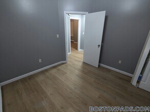 114 Mt Pleasant Ave in Boston, MA - Building Photo - Building Photo