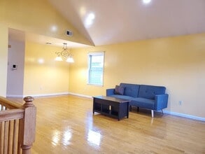 27 Jewett Ave in Jersey City, NJ - Building Photo - Building Photo