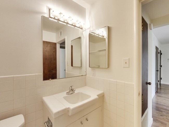 1761 Vallejo St-Unit -302 in San Francisco, CA - Building Photo - Building Photo