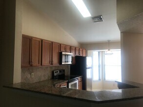 7523 Sugar Bend Dr in Orlando, FL - Building Photo - Building Photo