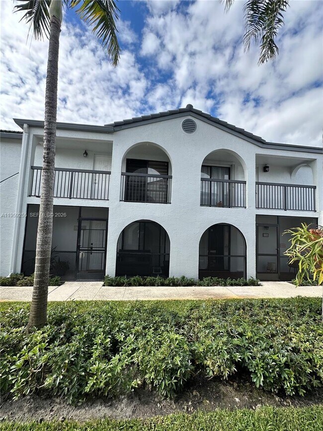 18240 Mediterranean Blvd in Hialeah, FL - Building Photo - Building Photo