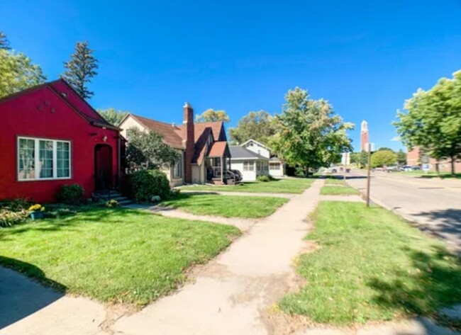 709 Medary Ave, Unit Red House in Brookings, SD - Building Photo - Building Photo