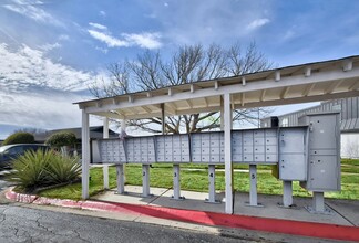 The LUX off Main in Kerrville, TX - Foto de edificio - Building Photo