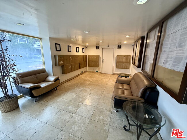 335 Cedar Ave in Long Beach, CA - Building Photo - Building Photo