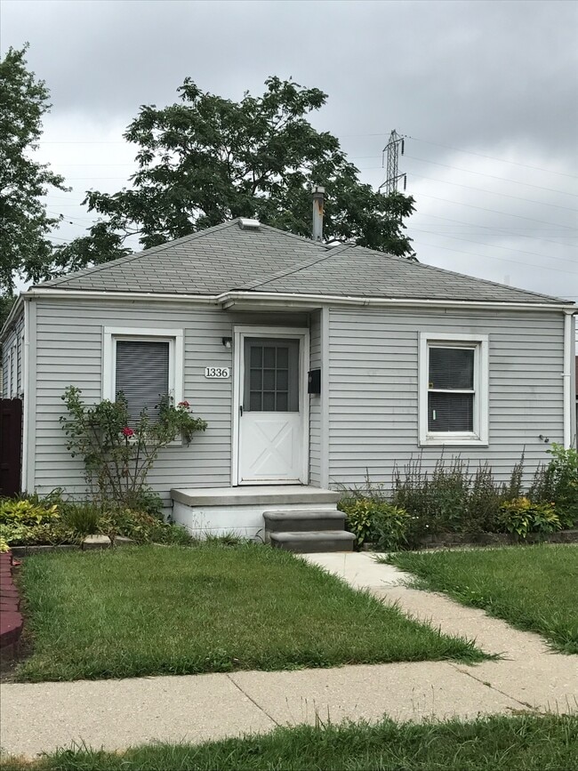 property at 1336 Chandler Ave