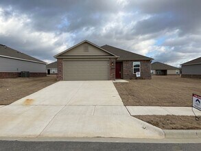 3309 E Jacob Ln in Siloam Springs, AR - Building Photo - Building Photo