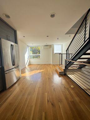 2020 South Main St in Seattle, WA - Building Photo