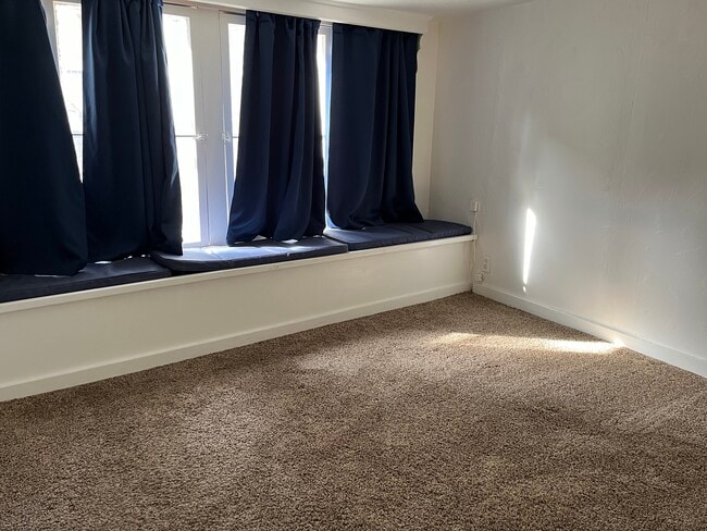 49 Linoberg St, Unit A in Sonora, CA - Foto de edificio - Building Photo