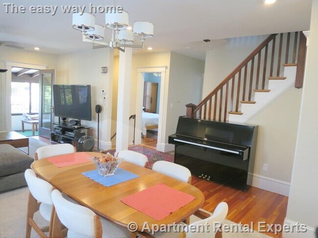 property at 17 Dickson St