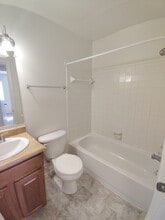 600 Reusens Rd, Unit D38 in Lynchburg, VA - Foto de edificio - Building Photo