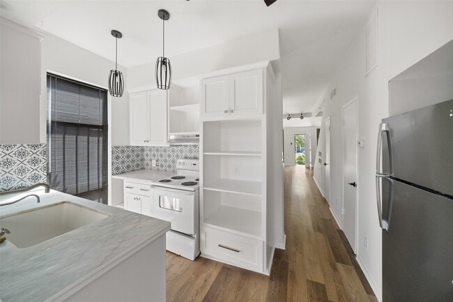 property at 518 Hawthorne St