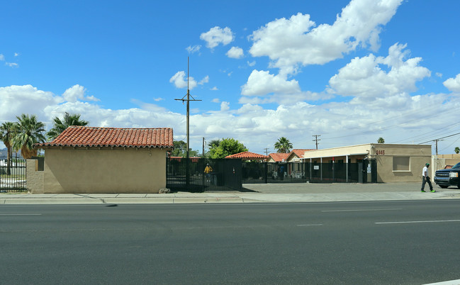 2445 N Oracle Rd in Tucson, AZ - Building Photo - Building Photo