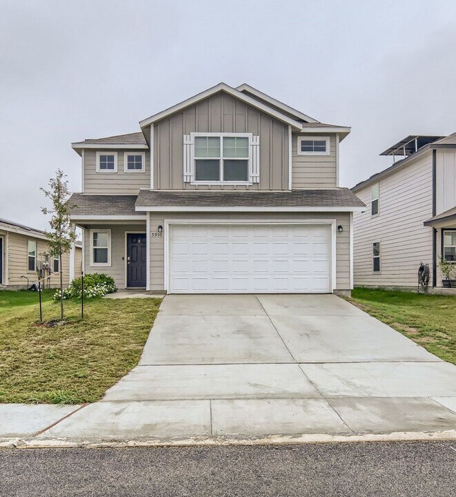 5910 Arcturus in San Antonio, TX - Building Photo