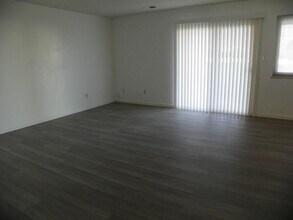 823 Country Club Dr SE in Rio Rancho, NM - Foto de edificio - Building Photo