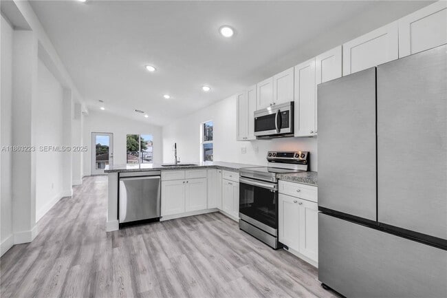 7777 NW 8th Ct in Miami, FL - Building Photo - Building Photo