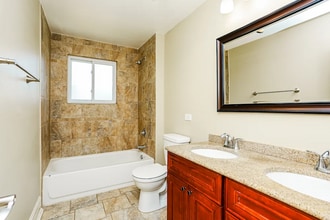 46 Pamela Dr in Bensenville, IL - Building Photo - Building Photo