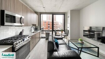 4611 N Broadway in Chicago, IL - Building Photo