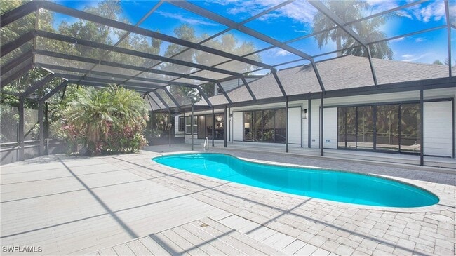 16973 Timberlakes Dr in Ft. Myers, FL - Building Photo - Building Photo