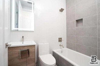 92 Manhattan Ave in Brooklyn, NY - Building Photo - Building Photo