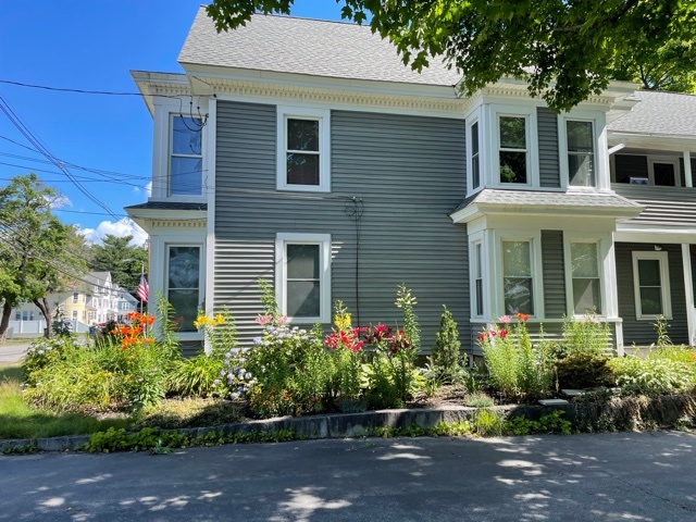 39 Church St in Hudson, MA - Foto de edificio - Building Photo