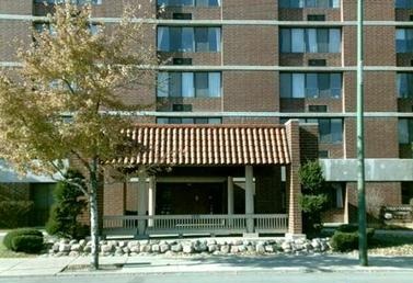 Moo Oong Terrace in Chicago, IL - Building Photo - Building Photo