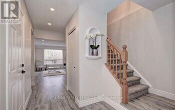 108 Sweeney Crescent in Cambridge, ON - Building Photo - Building Photo