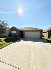 16538 Twinwalker Drive in Houston, TX - Building Photo - Building Photo