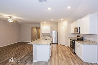 1919 Hialeah Dr in Seagoville, TX - Foto de edificio - Building Photo