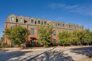 112 E Oscar Dr in Dallas, TX - Building Photo