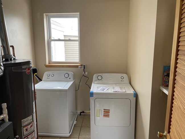 357 Grove St, Unit 2nd floor